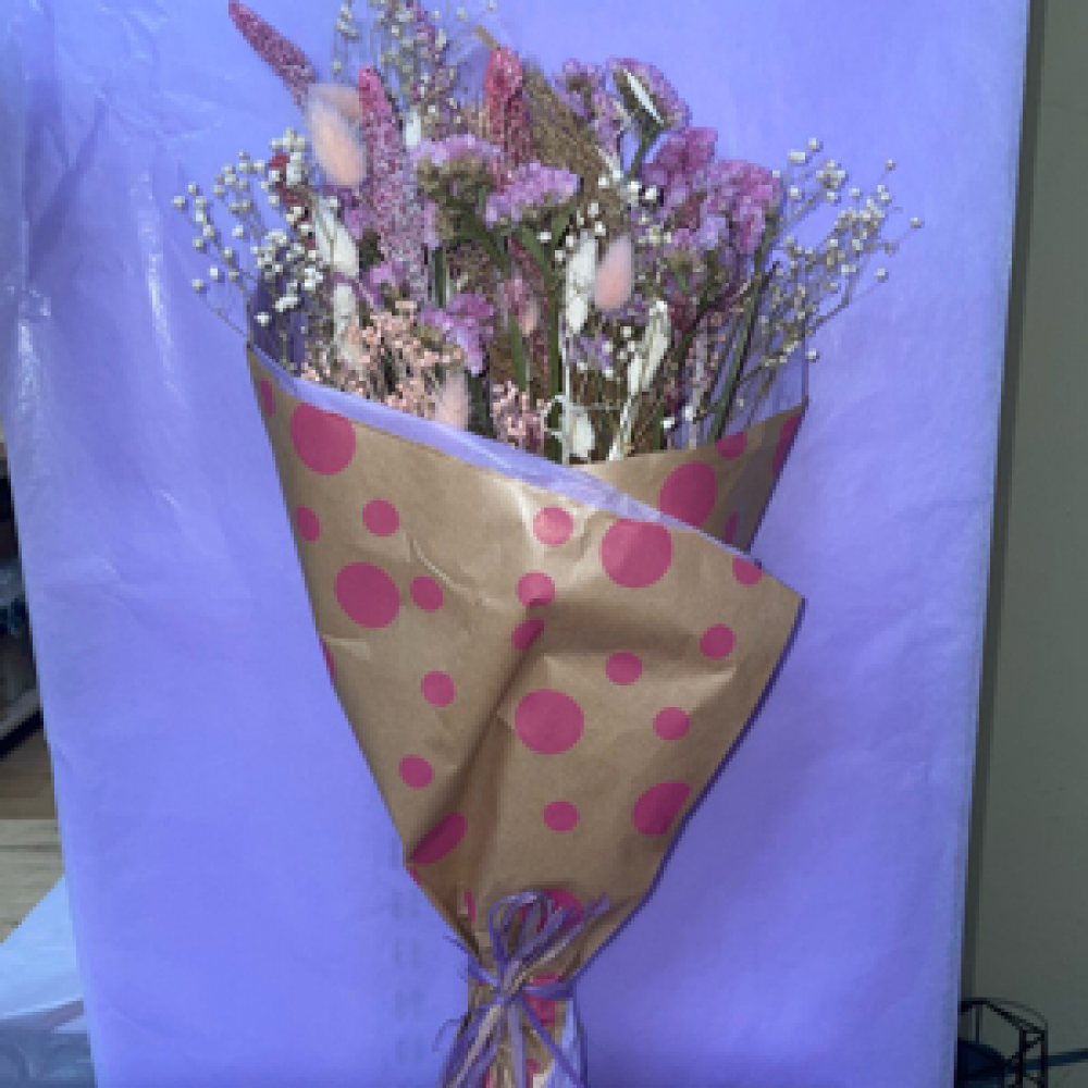 Dried flower bouquet