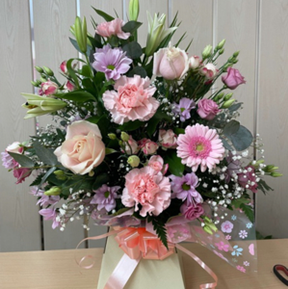 Front facing arrangement in a box