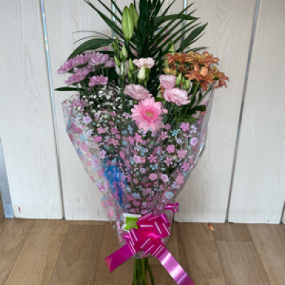 Florist choice bouquet - Please specify if you would like any specific colours , the one in the photo is £20 for reference 