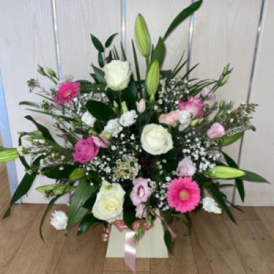 Front facing arrangement in a box  - Please specify any particular colours you would like thank you 