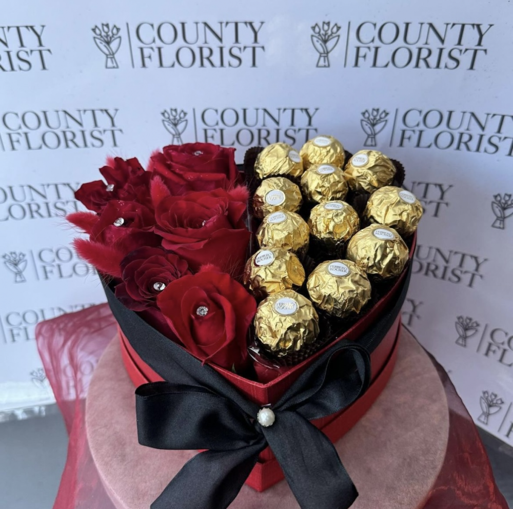 Chocolate and rose hatbox