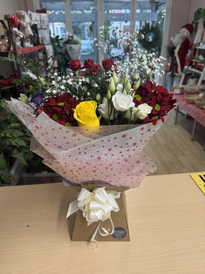 Florist choice Christmas aquapack Product Image